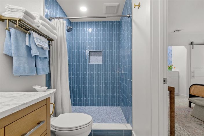 Image No.38-3 Bed Property for sale