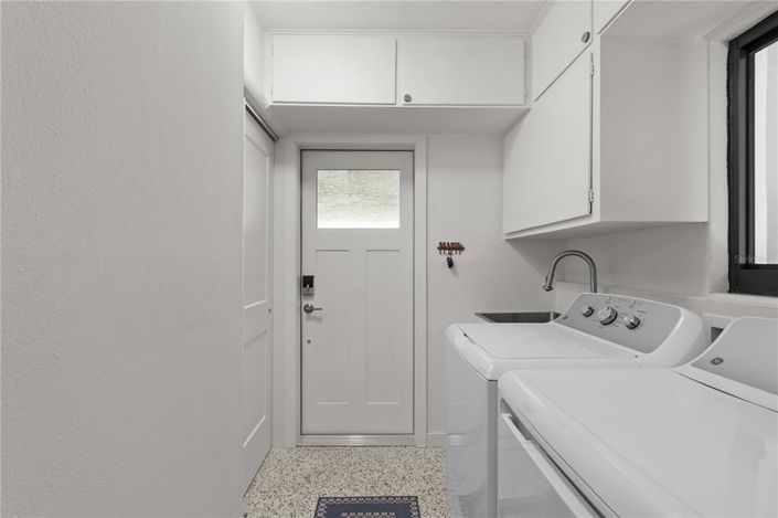 Image No.52-3 Bed Property for sale