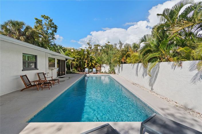 Image No.56-3 Bed Property for sale