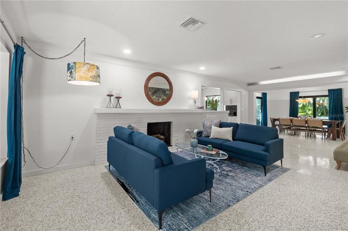 Image No.8-3 Bed Property for sale