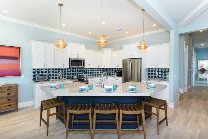 Image No.14-6 Bed Property for sale