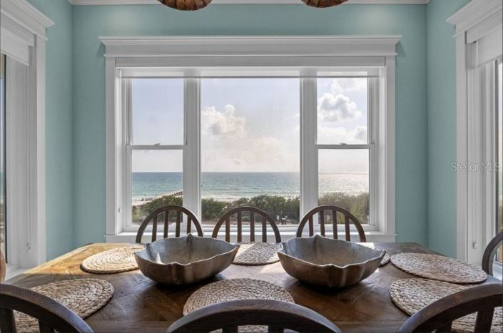 Image No.17-6 Bed Property for sale