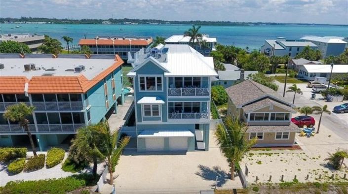 Image No.2-6 Bed Property for sale