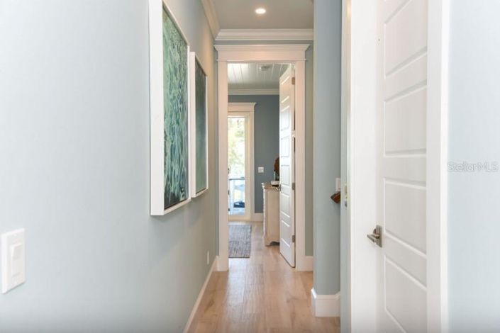 Image No.27-6 Bed Property for sale