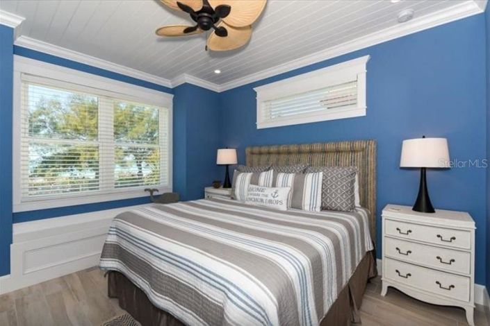 Image No.33-6 Bed Property for sale