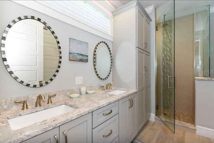 Image No.34-6 Bed Property for sale