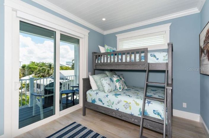 Image No.35-6 Bed Property for sale