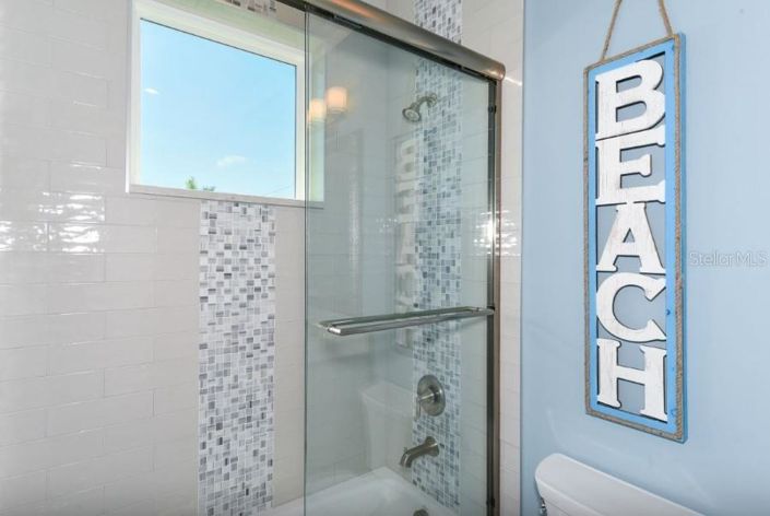 Image No.36-6 Bed Property for sale