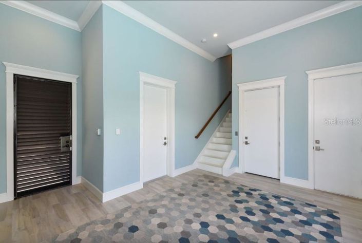 Image No.40-6 Bed Property for sale