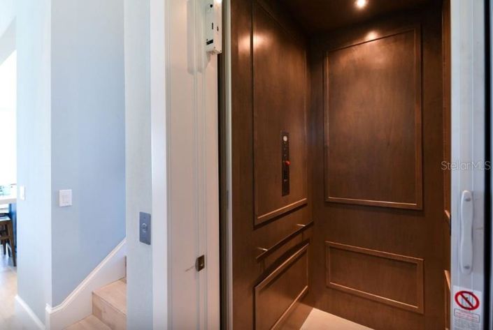 Image No.41-6 Bed Property for sale