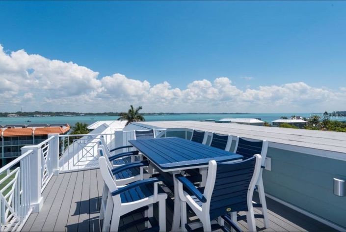 Image No.47-6 Bed Property for sale