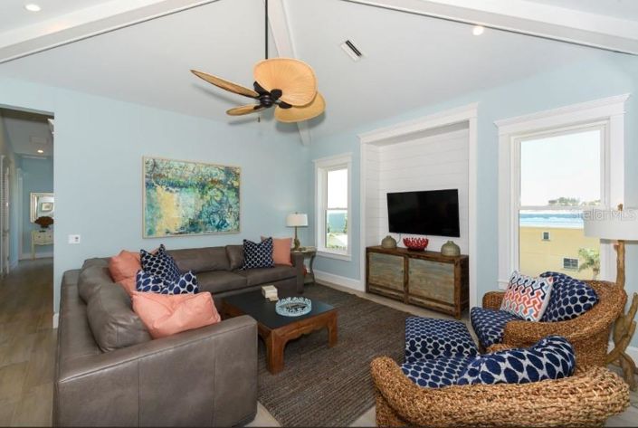 Image No.8-6 Bed Property for sale