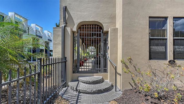 Image No.15-3 Bed Property for sale