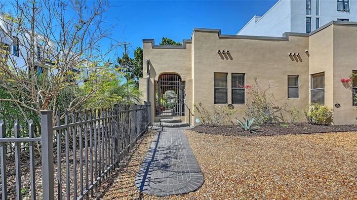 Image No.19-3 Bed Property for sale