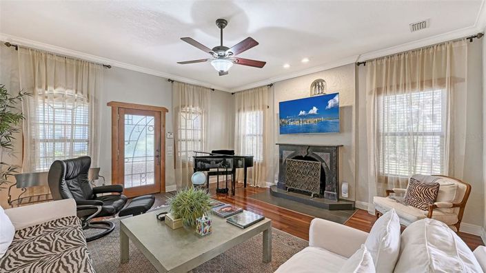 Image No.3-3 Bed Property for sale