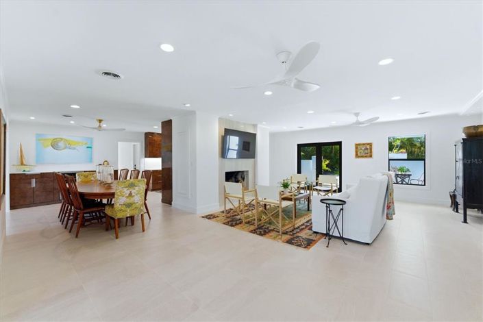 Image No.11-4 Bed Property for sale