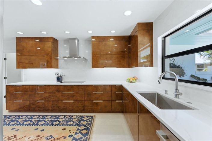 Image No.22-4 Bed Property for sale