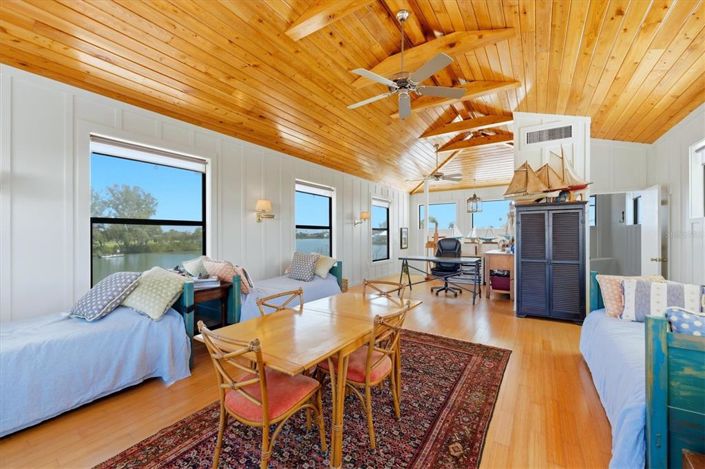 Image No.37-4 Bed Property for sale