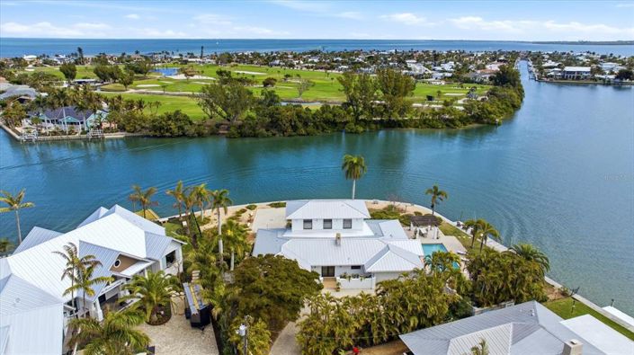 Image No.4-4 Bed Property for sale