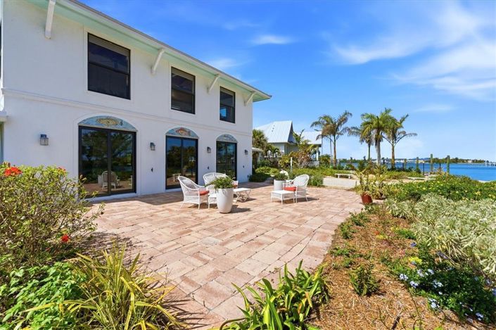 Image No.43-4 Bed Property for sale