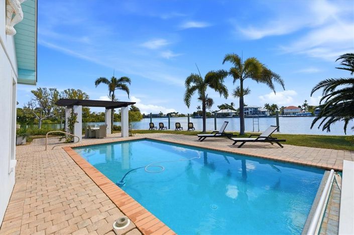 Image No.47-4 Bed Property for sale