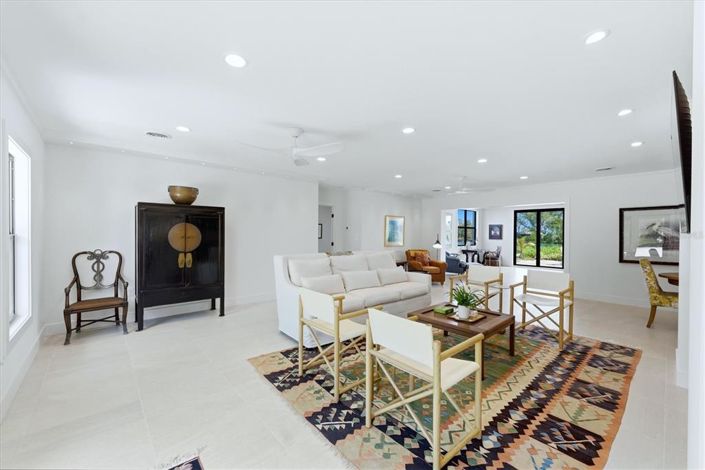 Image No.7-4 Bed Property for sale