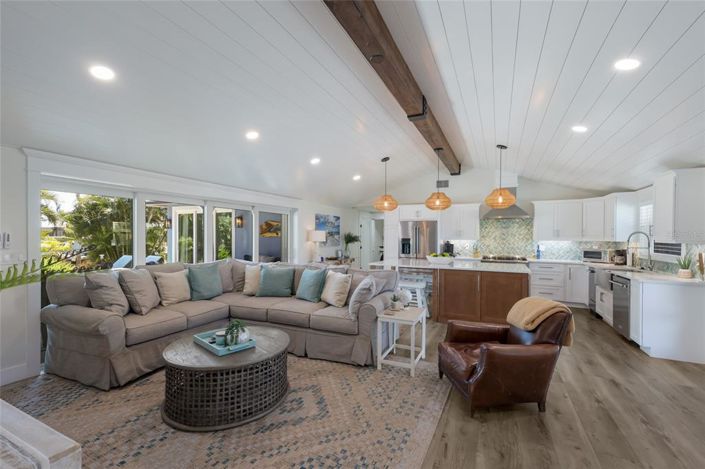 Image No.13-3 Bed Property for sale