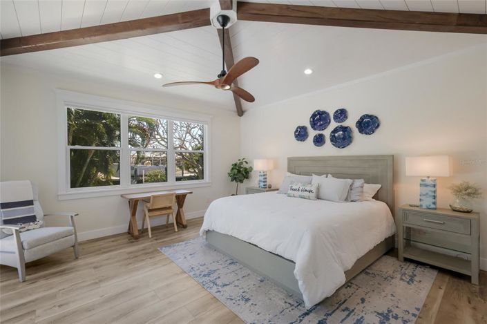 Image No.15-3 Bed Property for sale