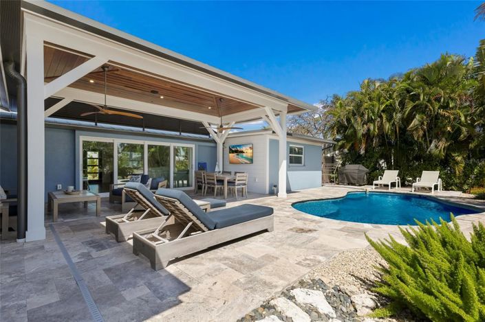 Image No.30-3 Bed Property for sale