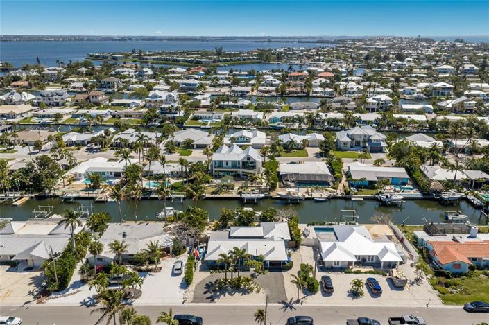 Image No.40-3 Bed Property for sale