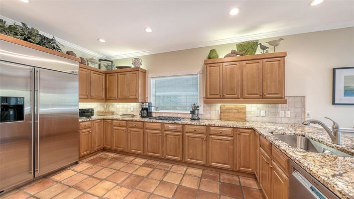 Image No.27-3 Bed Property for sale