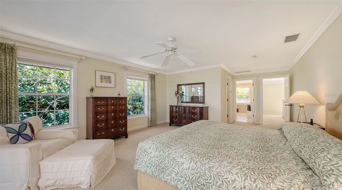 Image No.37-3 Bed Property for sale