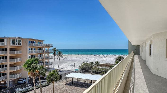 Image No.3-Propriété de 2 chambres à vendre à Sarasota