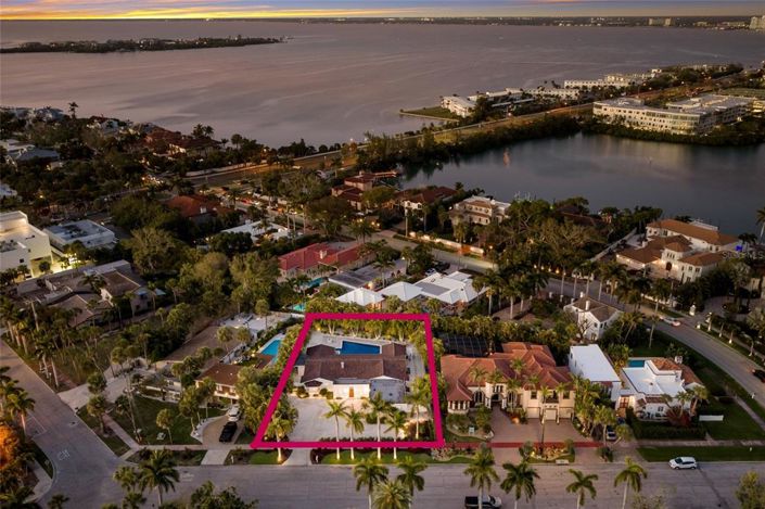 Image No.4-Propriété de 4 chambres à vendre à Sarasota