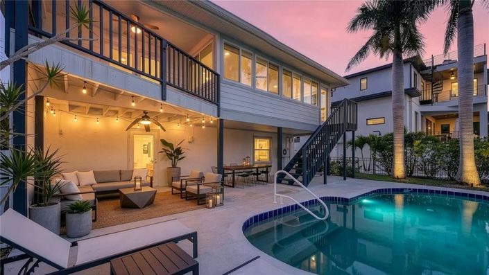 Image No.11-5 Bed Property for sale