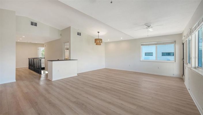 Image No.15-5 Bed Property for sale