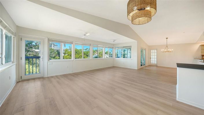 Image No.16-5 Bed Property for sale