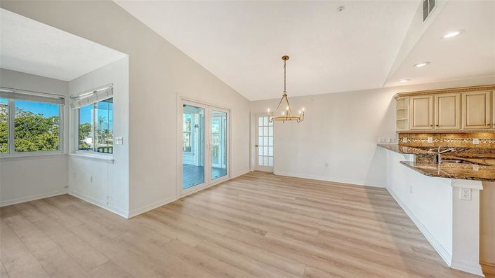 Image No.18-5 Bed Property for sale