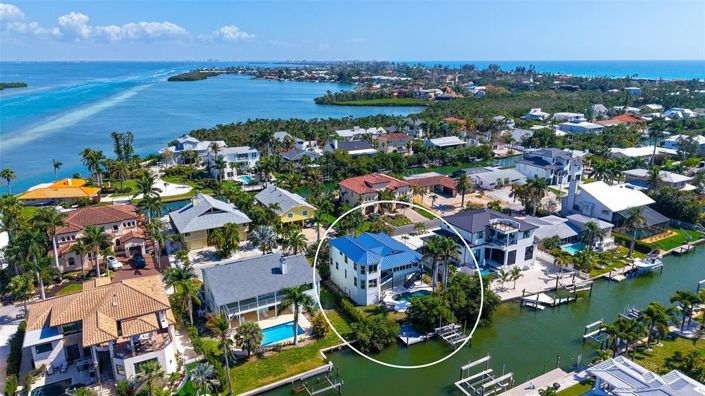 Image No.3-5 Bed Property for sale