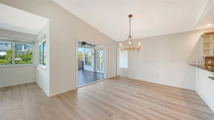 Image No.32-5 Bed Property for sale