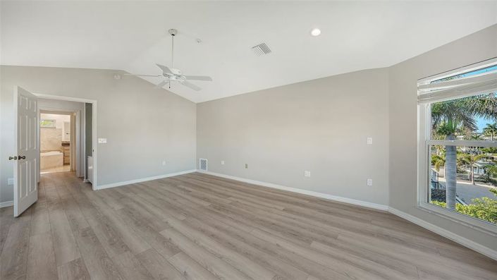 Image No.46-5 Bed Property for sale