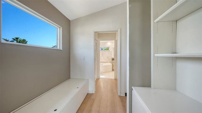 Image No.47-5 Bed Property for sale