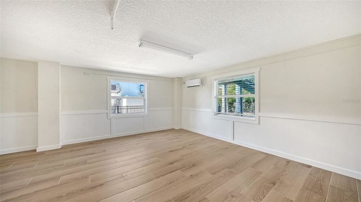 Image No.54-5 Bed Property for sale