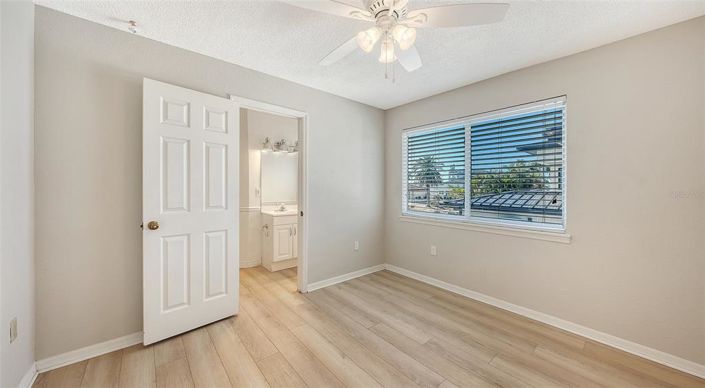 Image No.58-5 Bed Property for sale