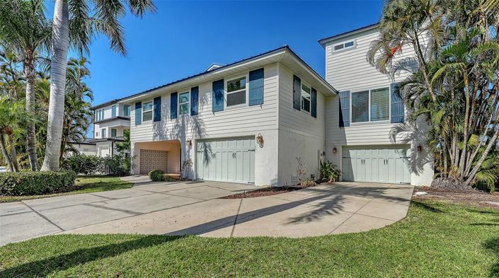 Image No.9-5 Bed Property for sale