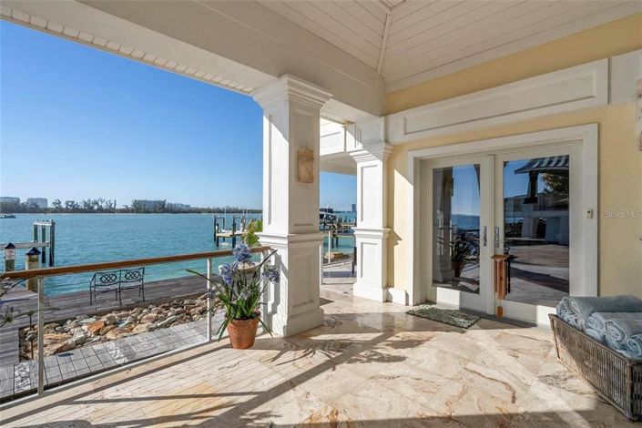 Image No.10-5 Bed Property for sale