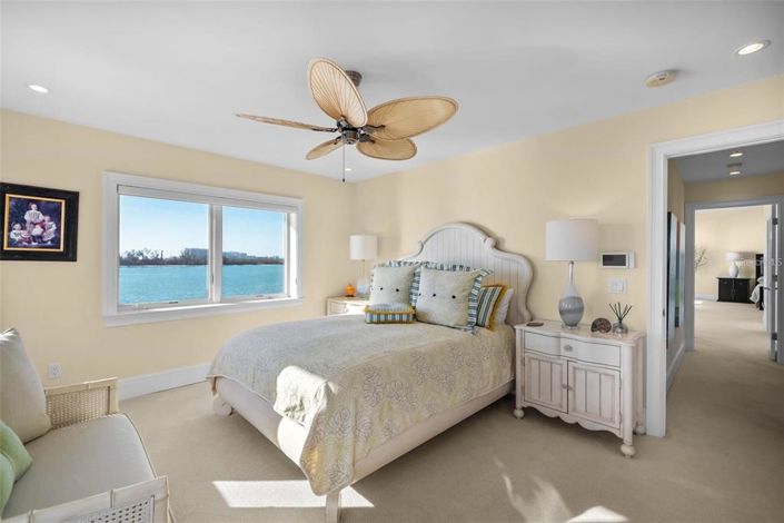 Image No.20-5 Bed Property for sale