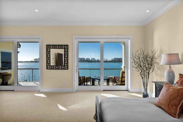 Image No.24-5 Bed Property for sale