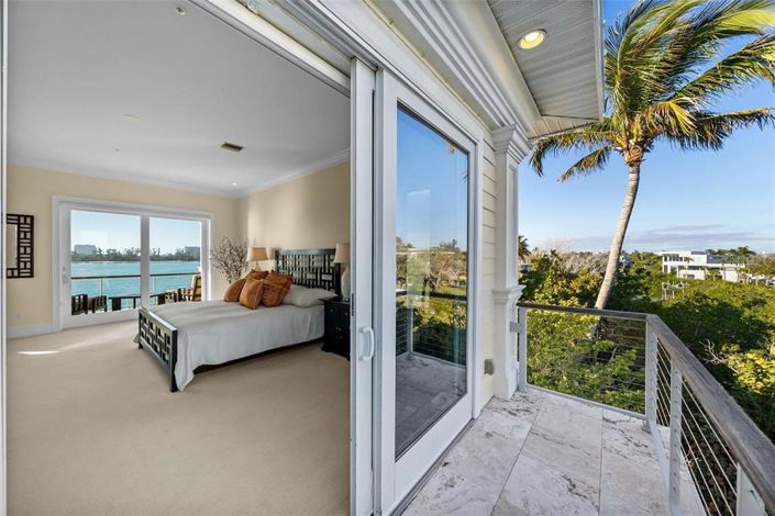 Image No.25-5 Bed Property for sale