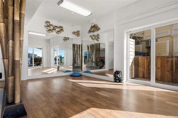 Image No.60-5 Bed Property for sale